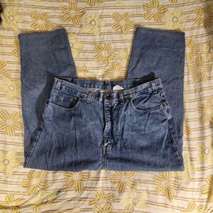 Kirkland Signature Men's Relaxed Blue Jeans